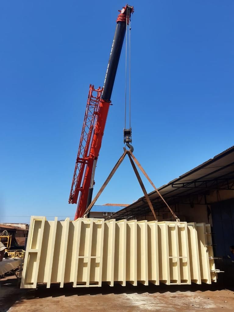 Container lifted at the terminal