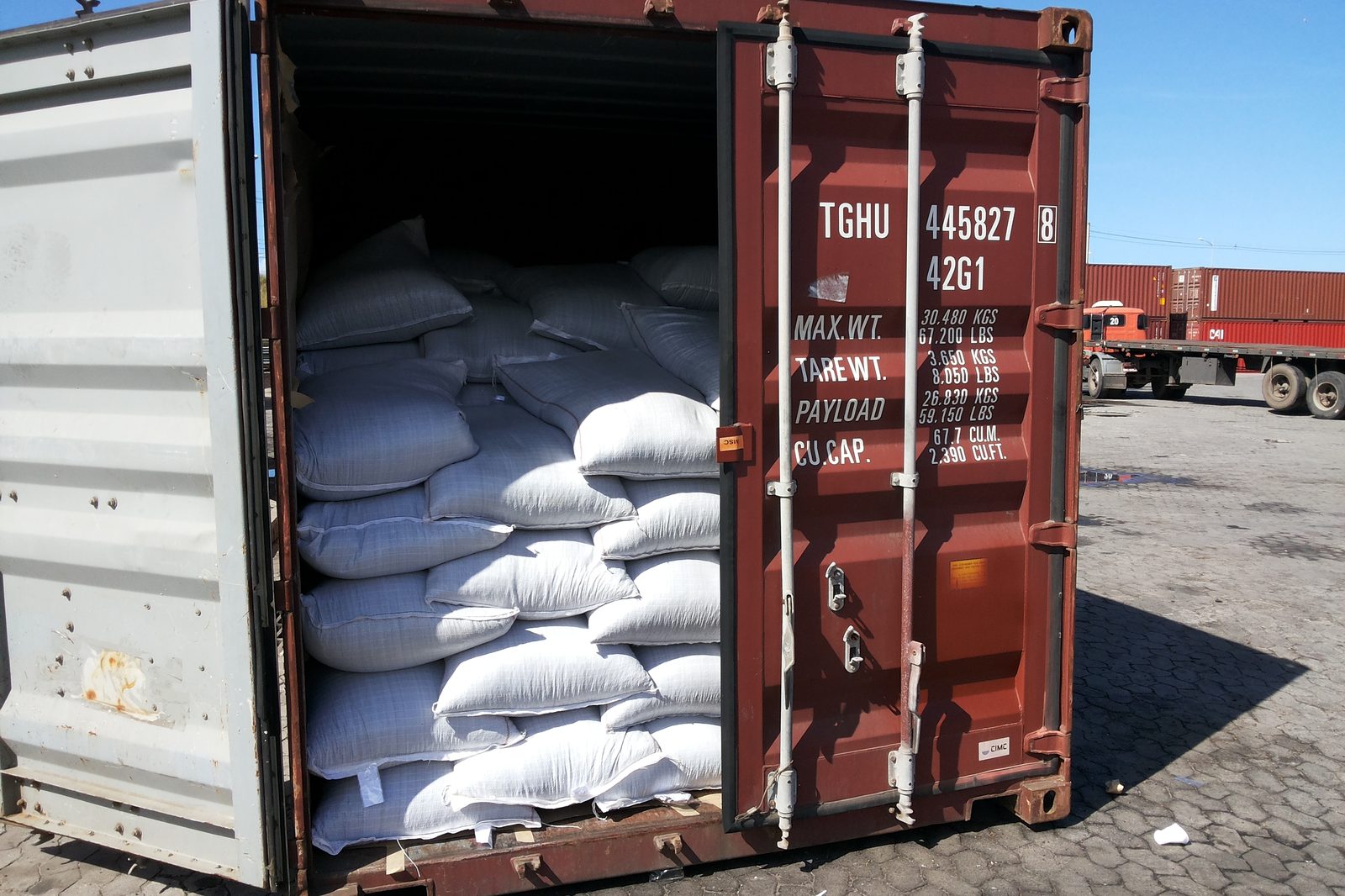 Container ready to close